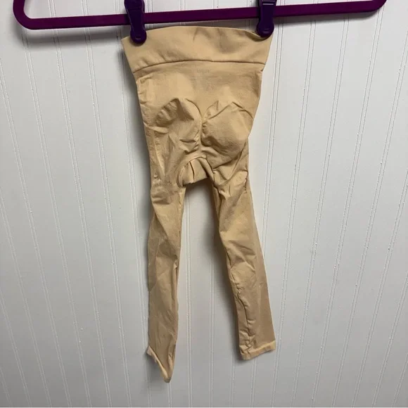 Skims Everyday Sculpt Above The Knee Short Sand XXS - Picture 4 of 9